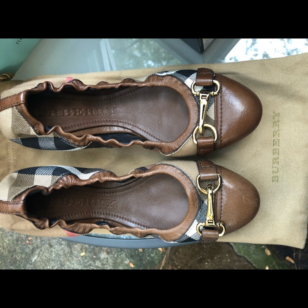 🚫🚫SOLDBurberry Shipley novacheck ballerina flats